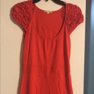 Short-sleeve sweater dress.